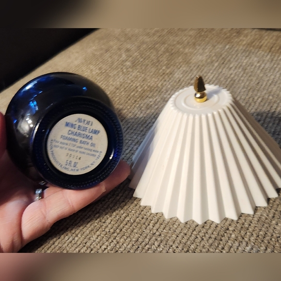 Vintage Avon Ming Blue Lamp decanter - Picture 5 of 5